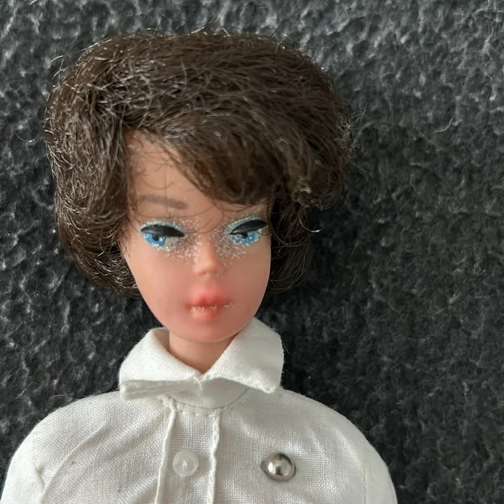 Barbie: 1960’s bubble cut hairstyle, nurse uniform. - Picture 2 of 8